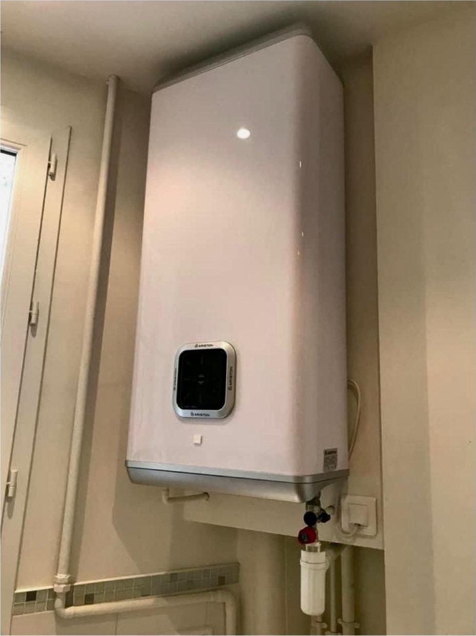 Chauffe-eau électrique extra-plat posé par les Ets TORTOSA
